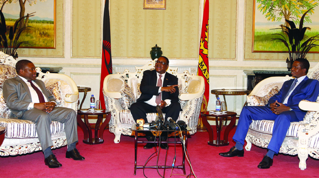 • MALAWIAN President Peter Mutharika (centre) gestures as President Edgar Lungu (right) and Filipe Nyusi, President of Mozambique look on. This was when the three leaders met at Kamuzu Palace for private talks in Lilongwe yesterday. Picture by EDDIE MWANALEZA/STATE HOUSE