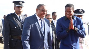 •PRESIDENT Edgar Lungu welcomes Ethiopian Prime Minister Hailemarian Dessalegn at the Kenneth Kaunda International Airport in Lusaka yesterday. Picture by KACHA MIYOBA/ZANIS